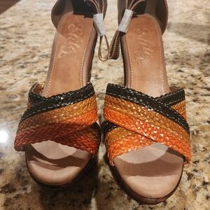 Elite* wedge platform Sandal *Size 10*